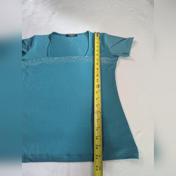 Vintage Stylish Teal Top with Rhinestone Detail - Picture 5 of 8